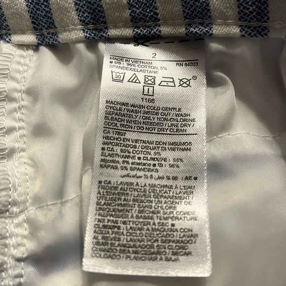 Old Navy Pixie Ankle Blue/White Striped Tapered Leg, Size 2 EXCELLENT … - Picture 4 of 4